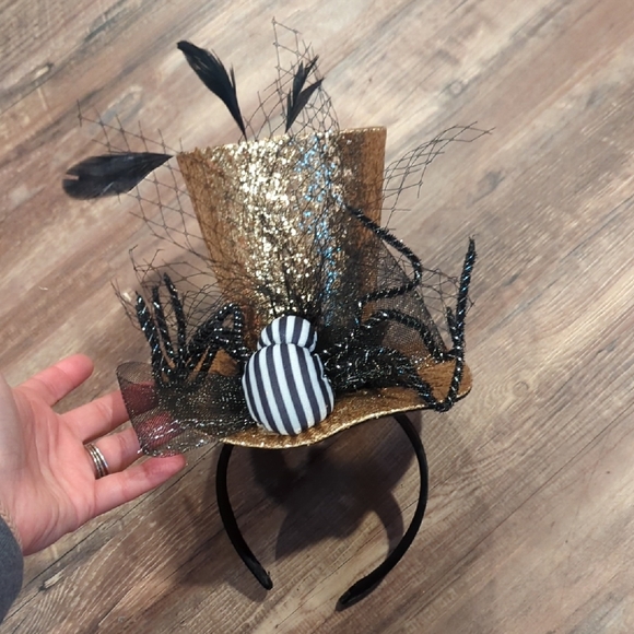 Accessories - Gold and Black Hat With Spider Headband